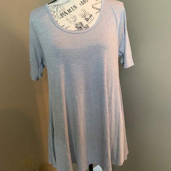 LulaRoe Perfect Tee - Picture 1 of 4